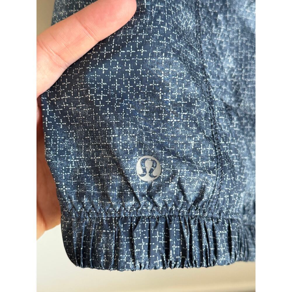 Lululemon Spring Fling Puffy Vest Sashiko Cross Inkwell Ghost Women's Size 10 - Picture 10 of 10